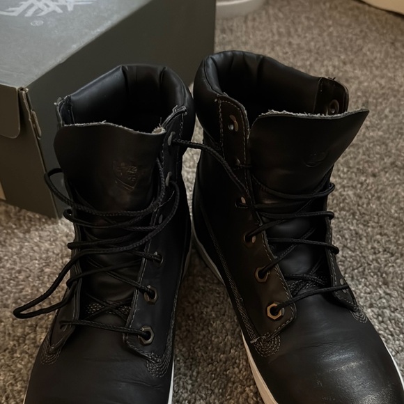 Timberland Women’s Black Leather lace up Boots - Picture 5 of 10